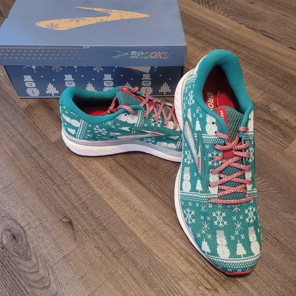 Brooks Revel 3 - Holiday Edition